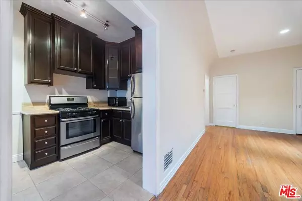 Los Angeles, CA 90048,6217 Orange ST #9