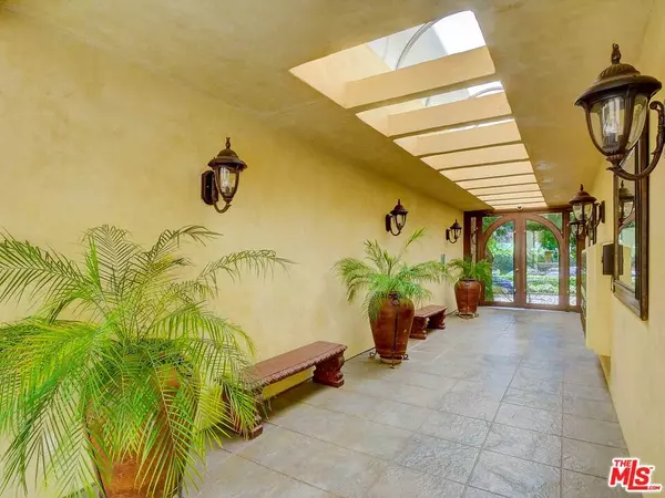 Studio City, CA 91604,4128 Whitsett AVE #203