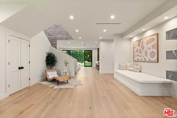 Valley Village, CA 91607,11746 La Maida ST