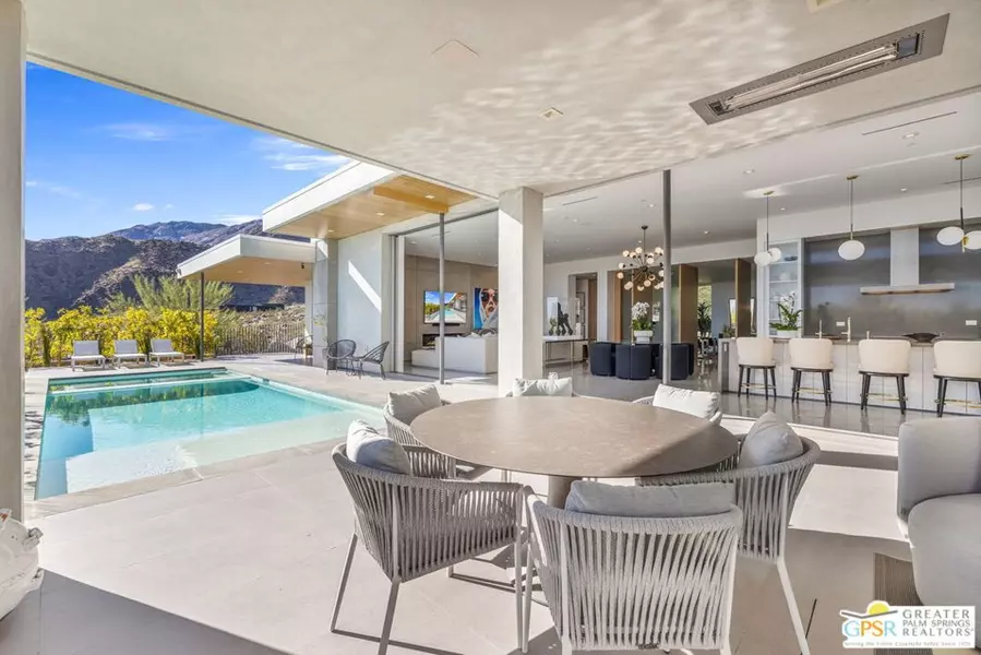 2381 Vista Palizada DR, Palm Springs, CA 92262