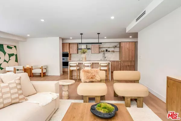 Beverly Hills, CA 90210,350 N Palm DR #202