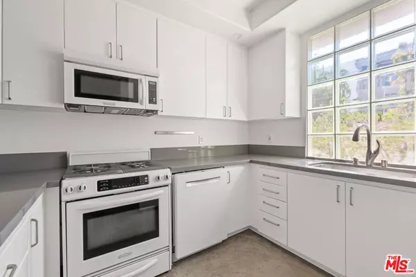 Los Angeles, CA 90046,1131 N Formosa AVE #5