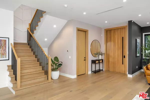 Sherman Oaks, CA 91423,5003 Mammoth AVE