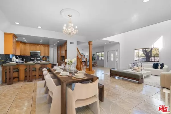 Los Angeles, CA 90005,800 S Bronson AVE