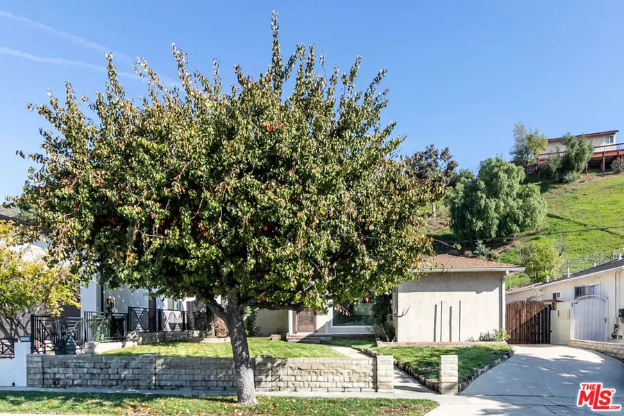 8422 Glencrest DR, Sun Valley, CA 91352