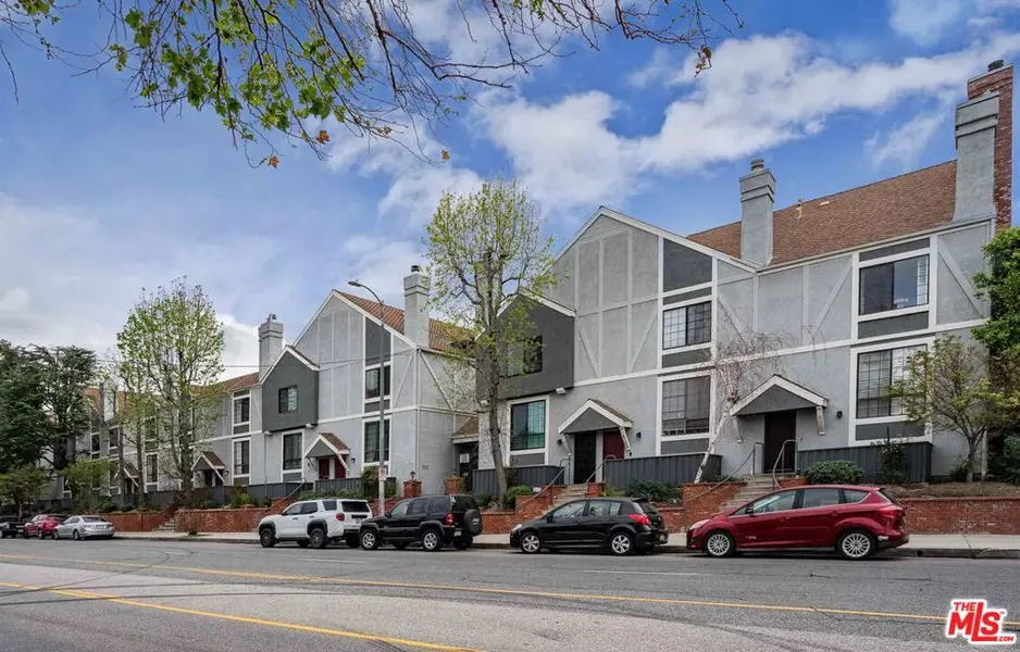 18100 Burbank BLVD #26, Tarzana, CA 91356