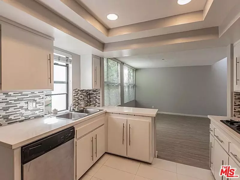 1610 Camden AVE #E, Los Angeles, CA 90025