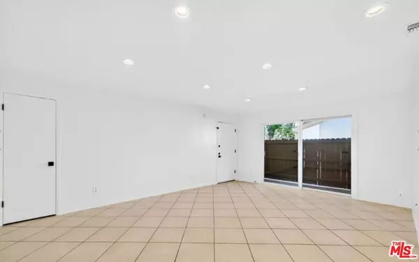 Van Nuys, CA 91401,5252 Coldwater Canyon AVE #111