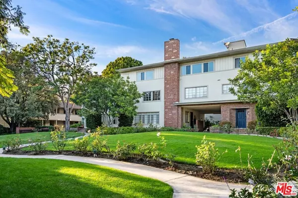 Los Angeles, CA 90049,11901 W Sunset BLVD #206