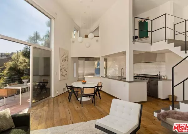 Los Angeles, CA 90046,2500 Zorada DR