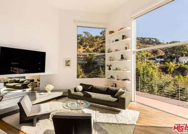 Los Angeles, CA 90046,2500 Zorada DR