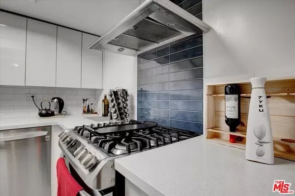 Glendale, CA 91204,108 W Maple ST #27