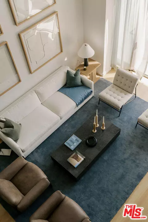 West Hollywood, CA 90069,702 N Doheny DR #TH8