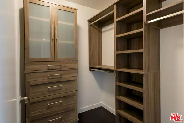 Burbank, CA 91505,3425 W OLIVE AVE #247