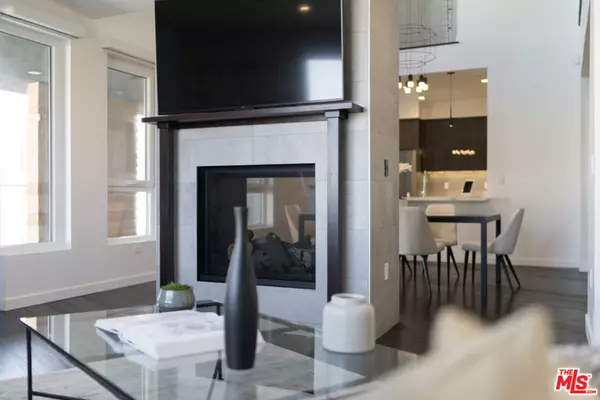 Burbank, CA 91505,3425 W OLIVE AVE #304