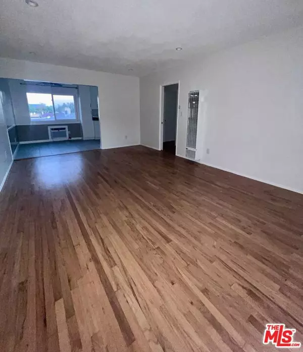 North Hollywood, CA 91606,6610 Whitsett AVE #7