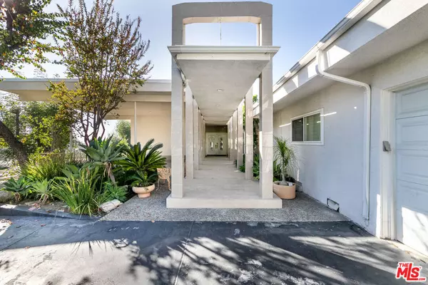 8900 Alto Cedro DR, Beverly Hills, CA 90210