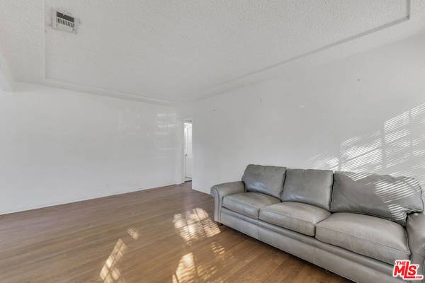 North Hollywood, CA 91606,6506 Babcock AVE