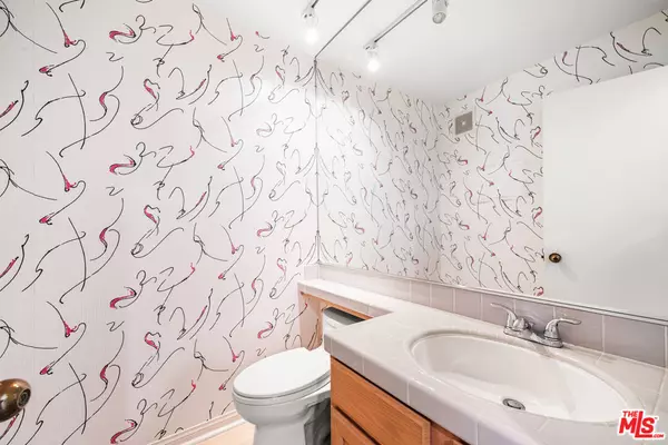 Sherman Oaks, CA 91423,4454 Ventura Canyon AVE #103