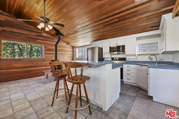 Angelus Oaks, CA 92305,6302 Spruce AVE