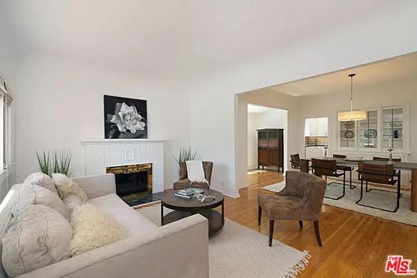 West Hollywood, CA 90048,9015 Rosewood AVE