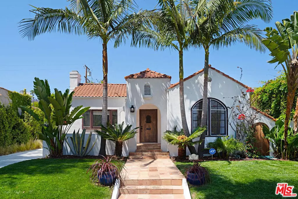 West Hollywood, CA 90048,9015 Rosewood AVE