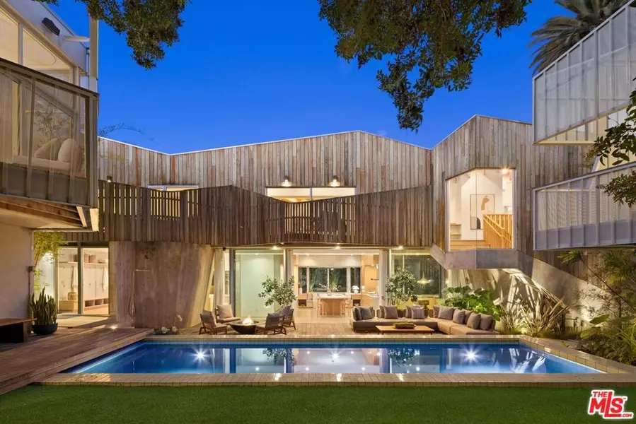 825 Palms BLVD, Venice, CA 90291