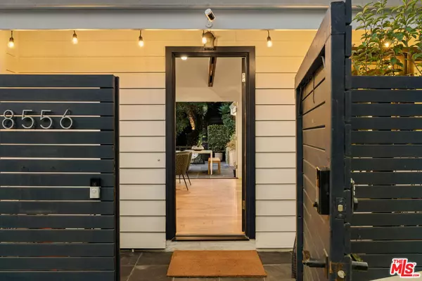 Los Angeles, CA 90046,8556 Ridpath DR