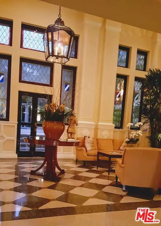 Los Angeles, CA 90004,316 N Rossmore AVE #PH 607