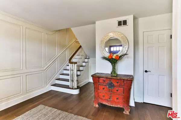 Playa Del Rey, CA 90293,218 Montreal ST