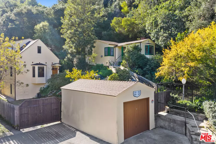 3705 Fredonia DR, Los Angeles, CA 90068