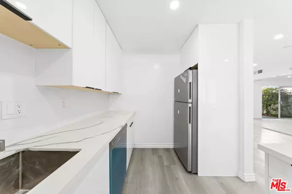 Santa Monica, CA 90403,825 16th ST #B