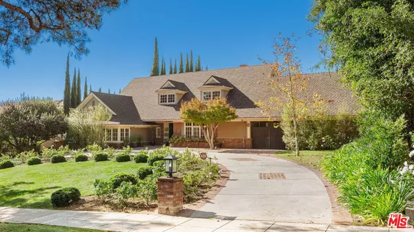 Beverly Hills, CA 90210,723 N Sierra DR