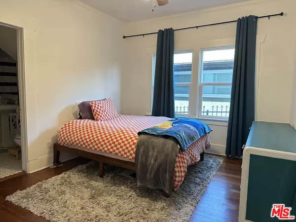 Los Angeles, CA 90026,1322 Waterloo ST #1