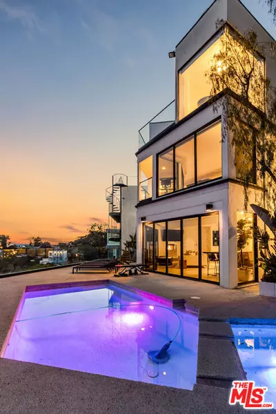 8308 Grand View DR, Los Angeles, CA 90046