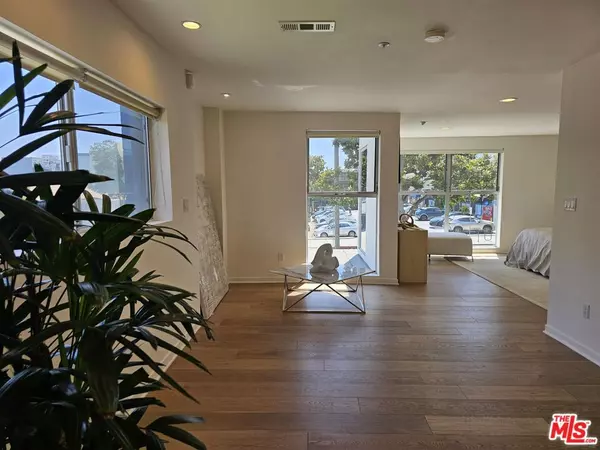 1617 Broadway #B, Santa Monica, CA 90404