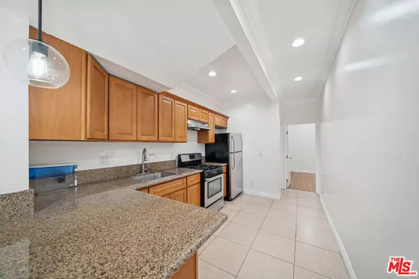 Los Angeles, CA 90028,6680 De Longpre AVE