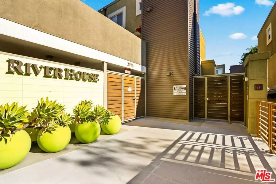 2970 Ripple PL #104, Los Angeles, CA 90039