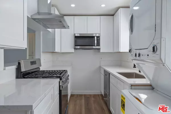 Inglewood, CA 90303,10806 Doty AVE