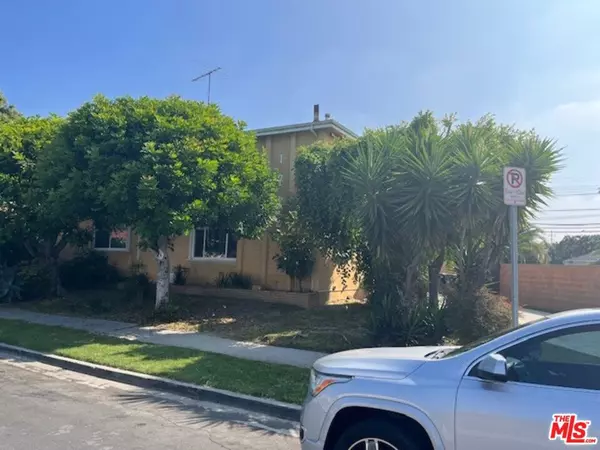 Los Angeles, CA 90019,1712 S Ridgeley DR #4