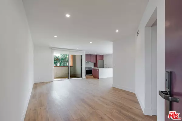 Los Angeles, CA 90025,12425 Texas AVE #22