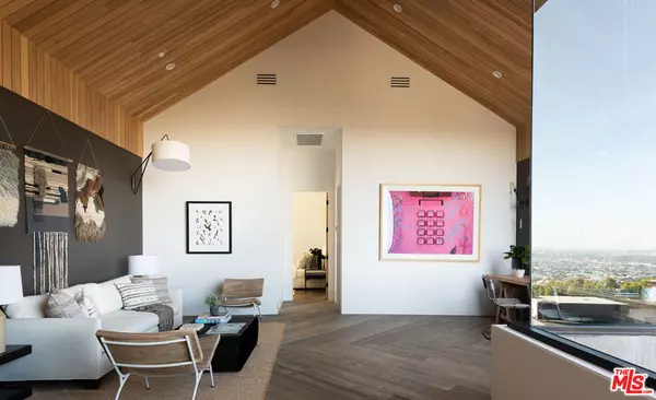 Los Angeles, CA 90069,1772 N Crescent Heights BLVD