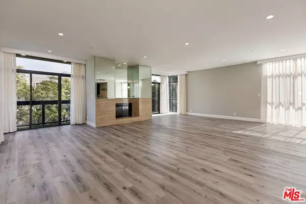 Beverly Hills, CA 90210,323 N Palm DR #3