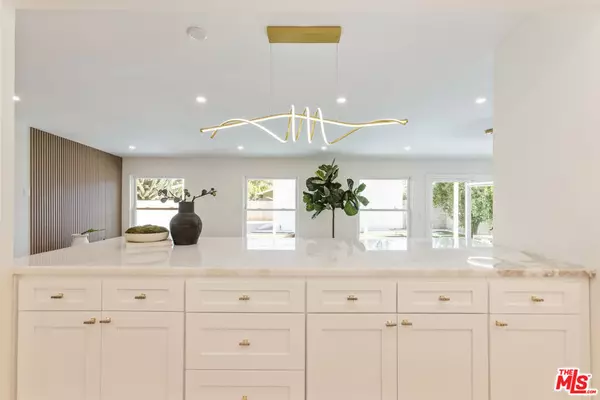 North Hollywood, CA 91606,11344 Delano ST