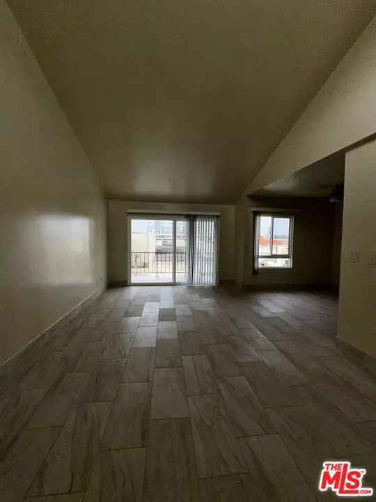 Torrance, CA 90503,3422 Maricopa ST #211