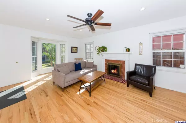 Burbank, CA 91505,1933 N Rose ST