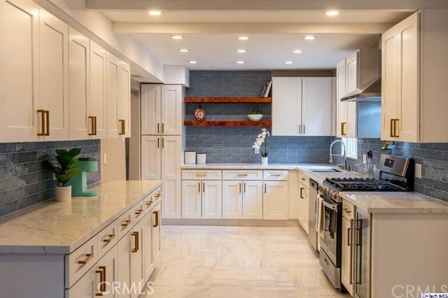 Van Nuys, CA 91406,15758 Valerio ST