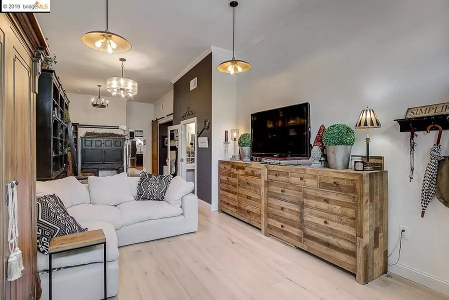 3139 West St, Oakland, CA 94608