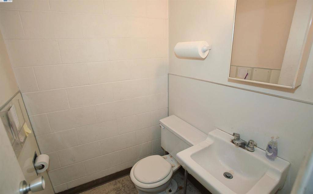 Hayward, CA 94541,22521 2nd St
