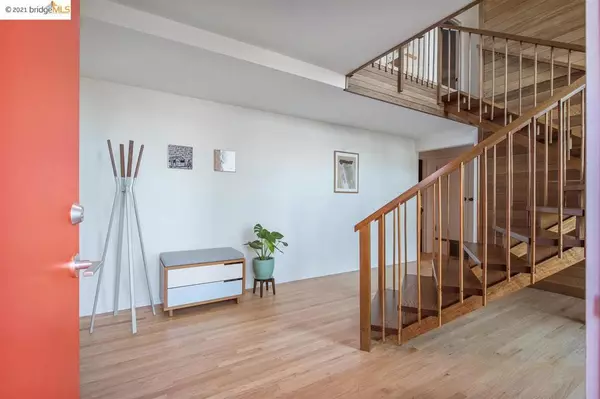 Berkeley, CA 94708,855 Hilldale Ave